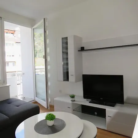 Apartament Apartman City *